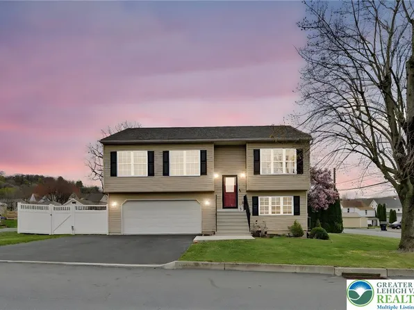 200 5th St, Walnutport, PA 18088