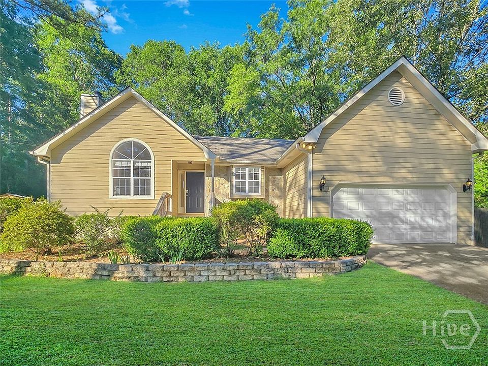 1st image of 450 LoneOak Drive