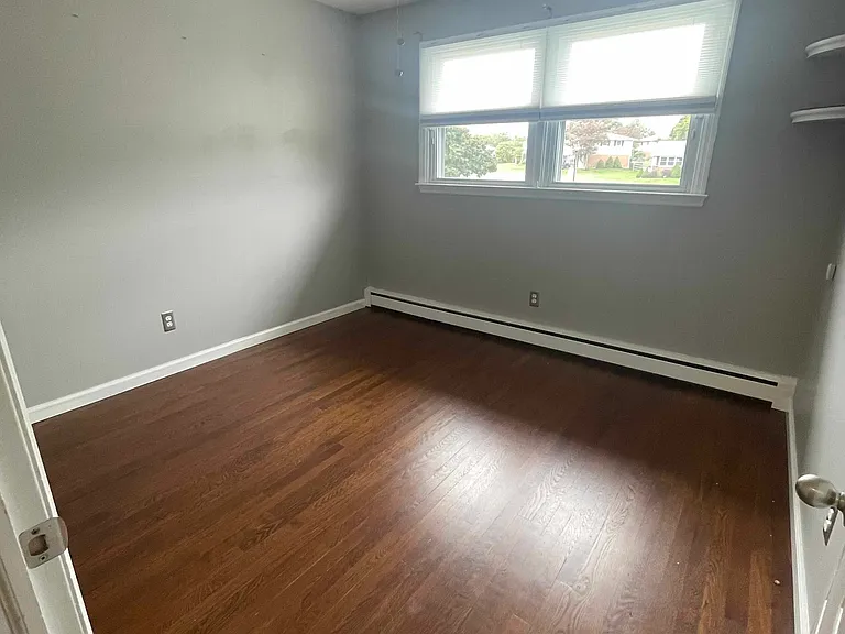 1132 Bardell Dr — Photo 11