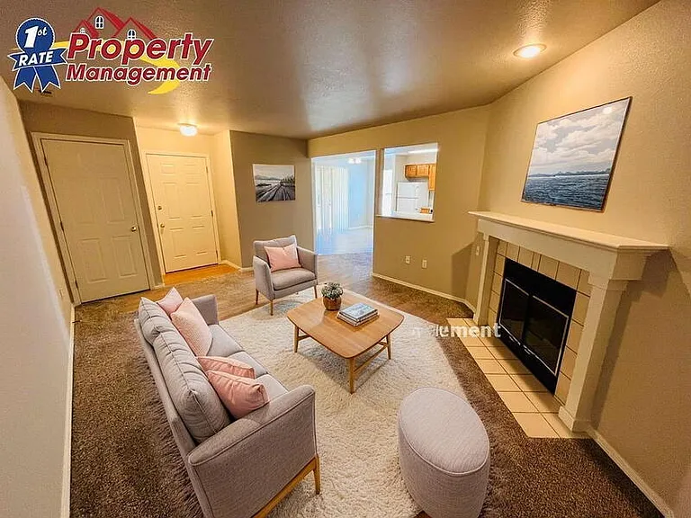 2918 W Stewart Ave #201 — Photo 3