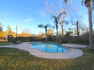12226 Oak Ln, Dickinson, TX 77539