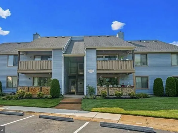 114 The Woods, Cherry Hill, NJ 08003