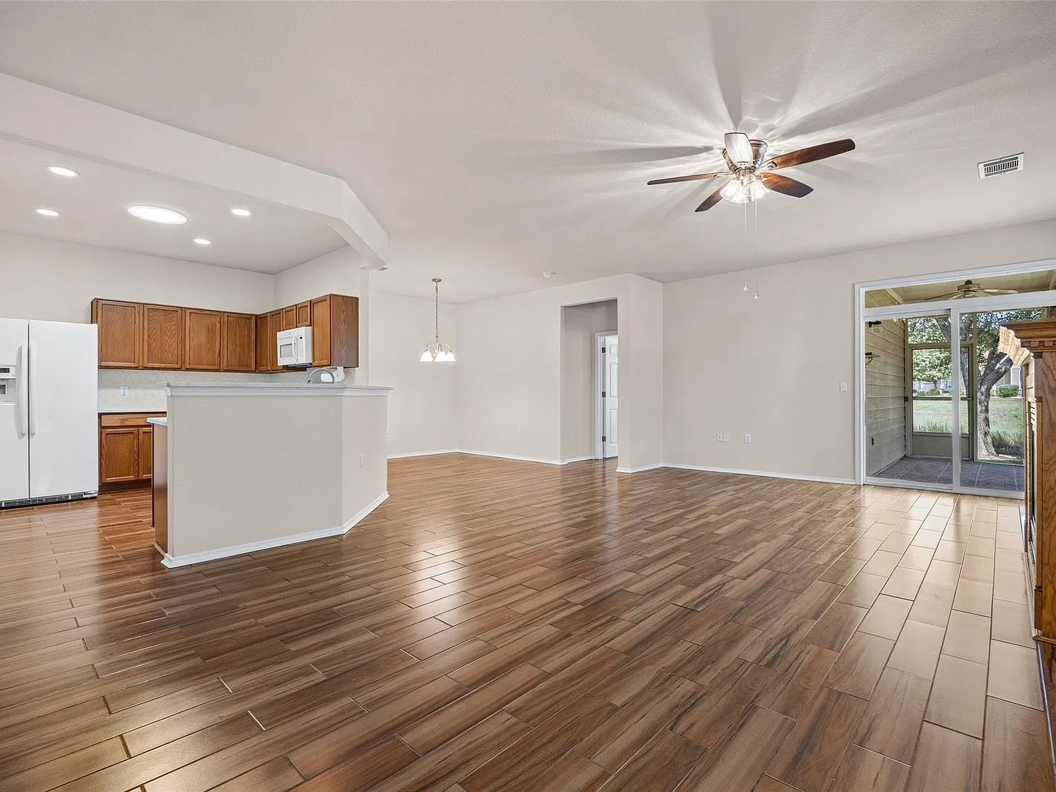 2 bed, 2.0 bath, 1397 sqft, $1,875 — Photo 1