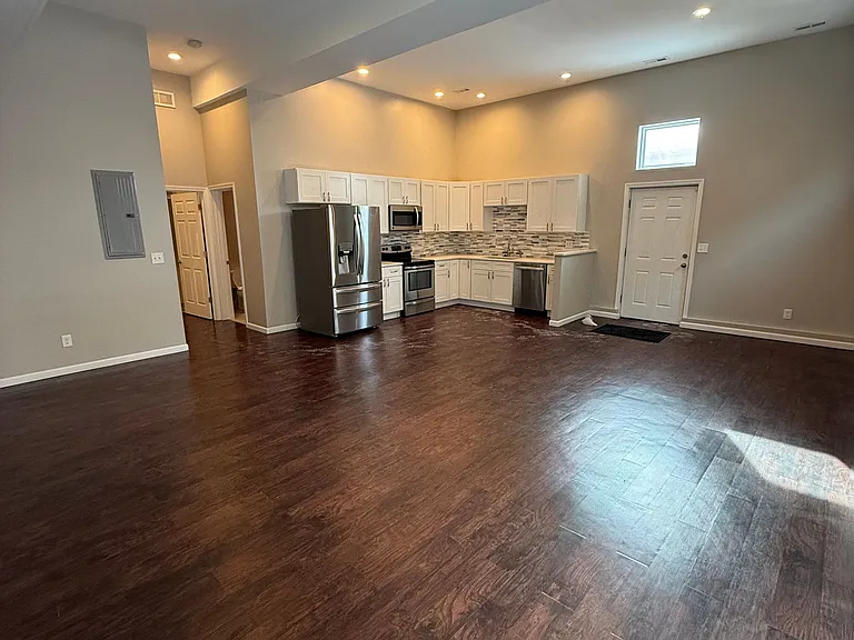 3246 Lorain Ave #101 — Photo 9