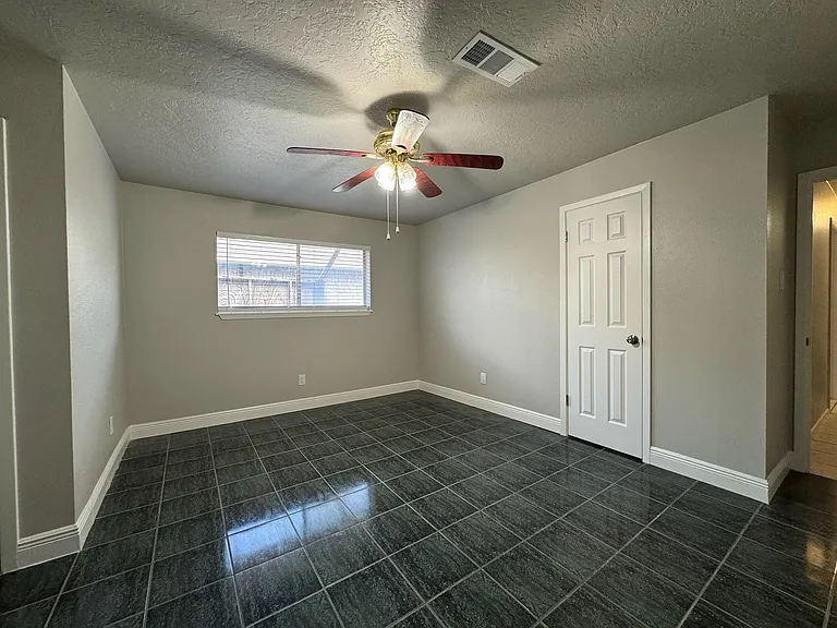 3114 Kleinmann Ave — Photo 12