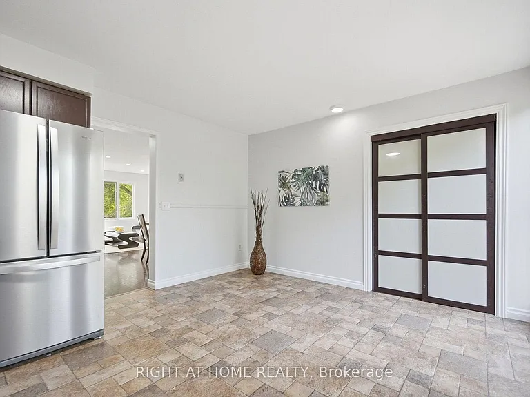 2349 Strawfield Ct — Photo 10
