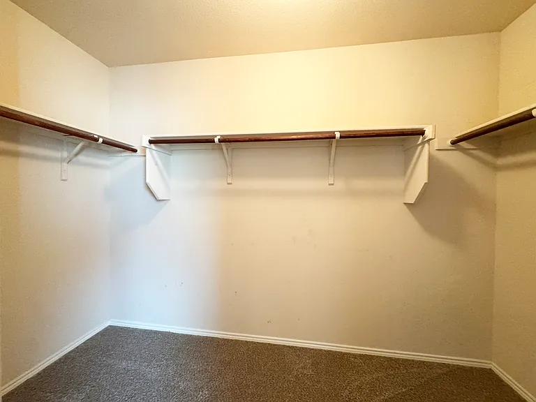 9100 Spurs — Photo 20