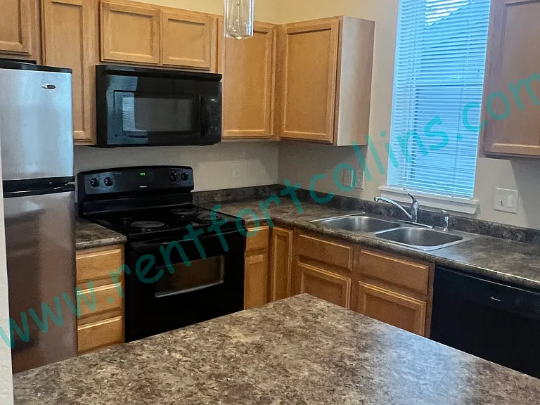 218 W Laurel St #101 — Photo 3
