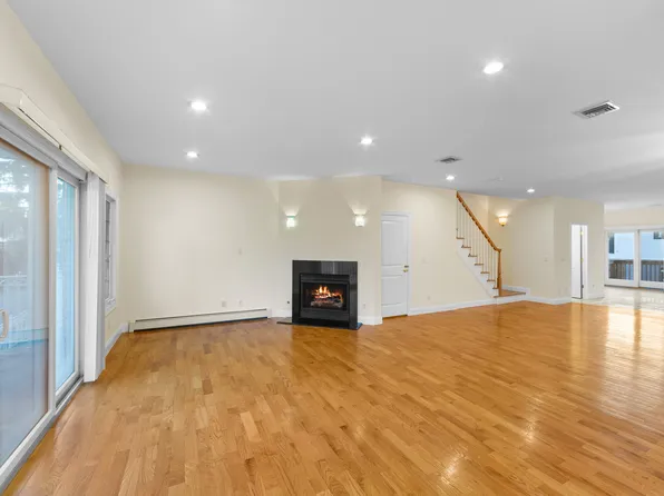 333 Lincoln Avenue image 3 of 37