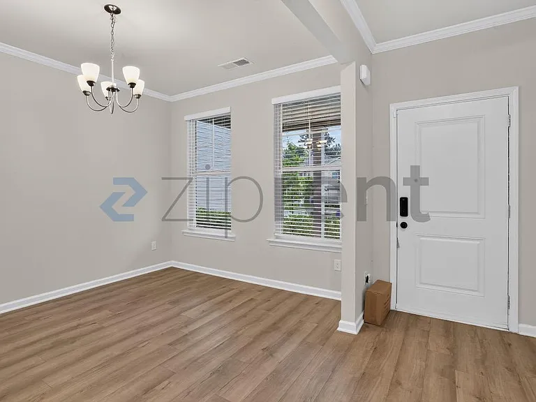725 River Gardens Dr — Photo 2