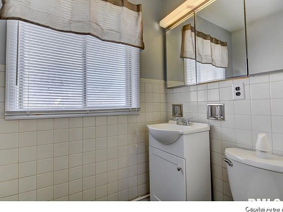 3rd image of 1801 E Black Ave