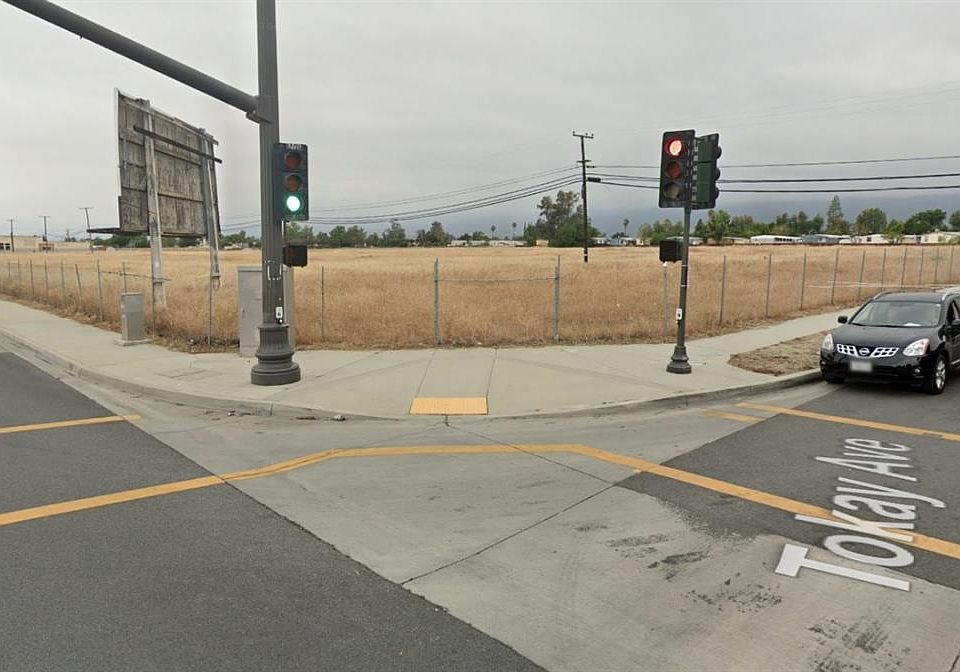 2nd image of 15926 Foothill Blvd
