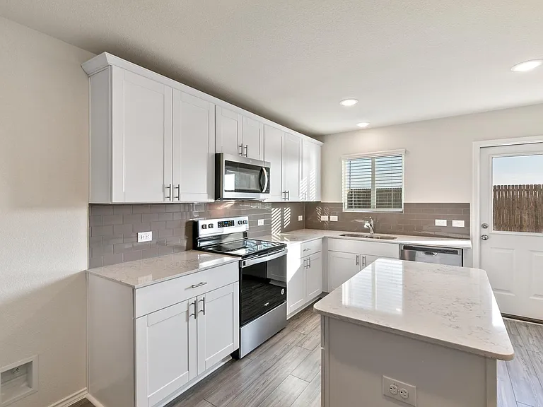 4509 Greenham Ln — Photo 3