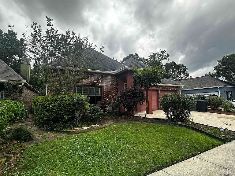 10642 Molly Ave — Photo 13
