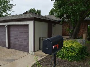 983 Conestoga Dr, Ballwin, MO 63021