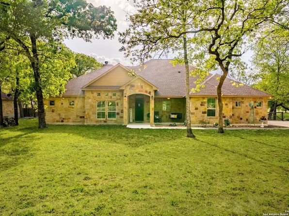 517 Jacobs Lane, La Vernia, TX 78121