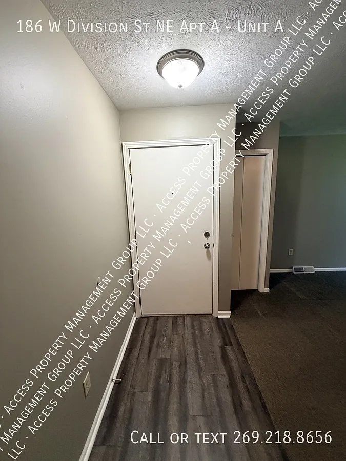 Rockford 3 Bedroom Townhome — Photo 3