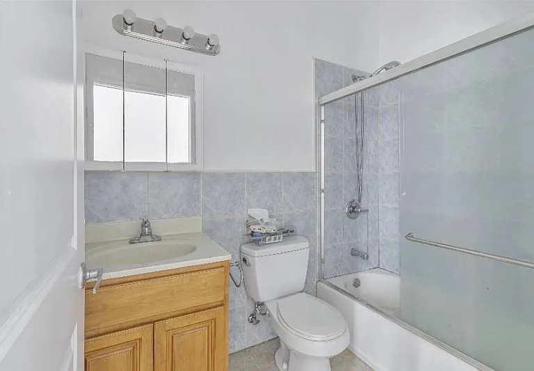 1114 International Blvd #A — Photo 8