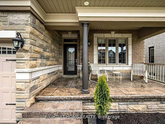 3rd image of 25 Charterhouse Dr N