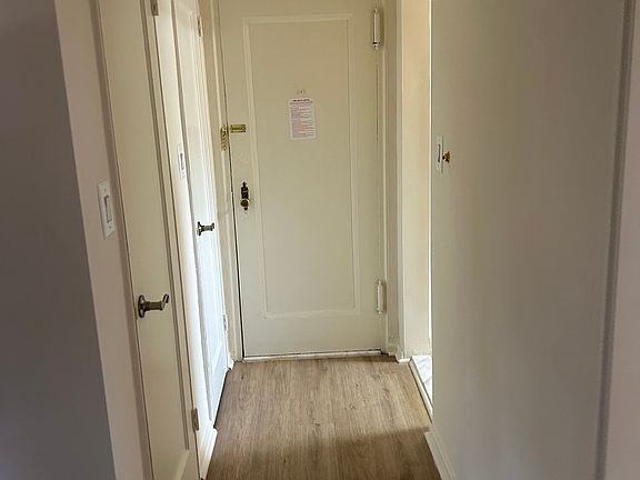 4th image of 130 Arlo Rd APT 1B