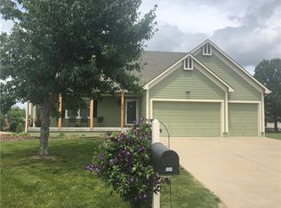 504 Deer Ln, Pleasant Hill, MO 64080