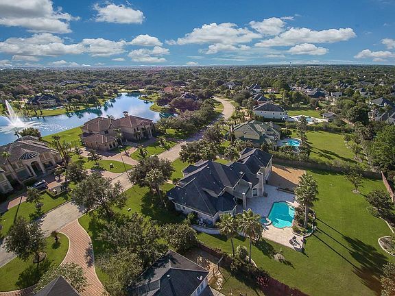 2nd image of 2619 Silverhorn Dr