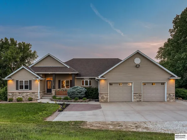 729 Arneal Rd, North Bend, NE 68649