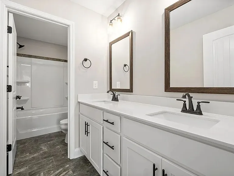 736 Banister Dr — Photo 5