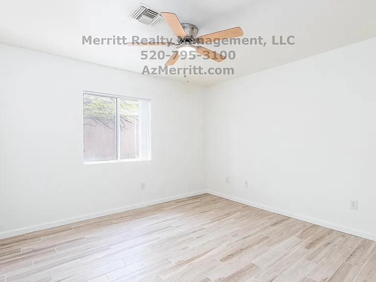 1204 N Winstel Blvd #8 — Photo 7