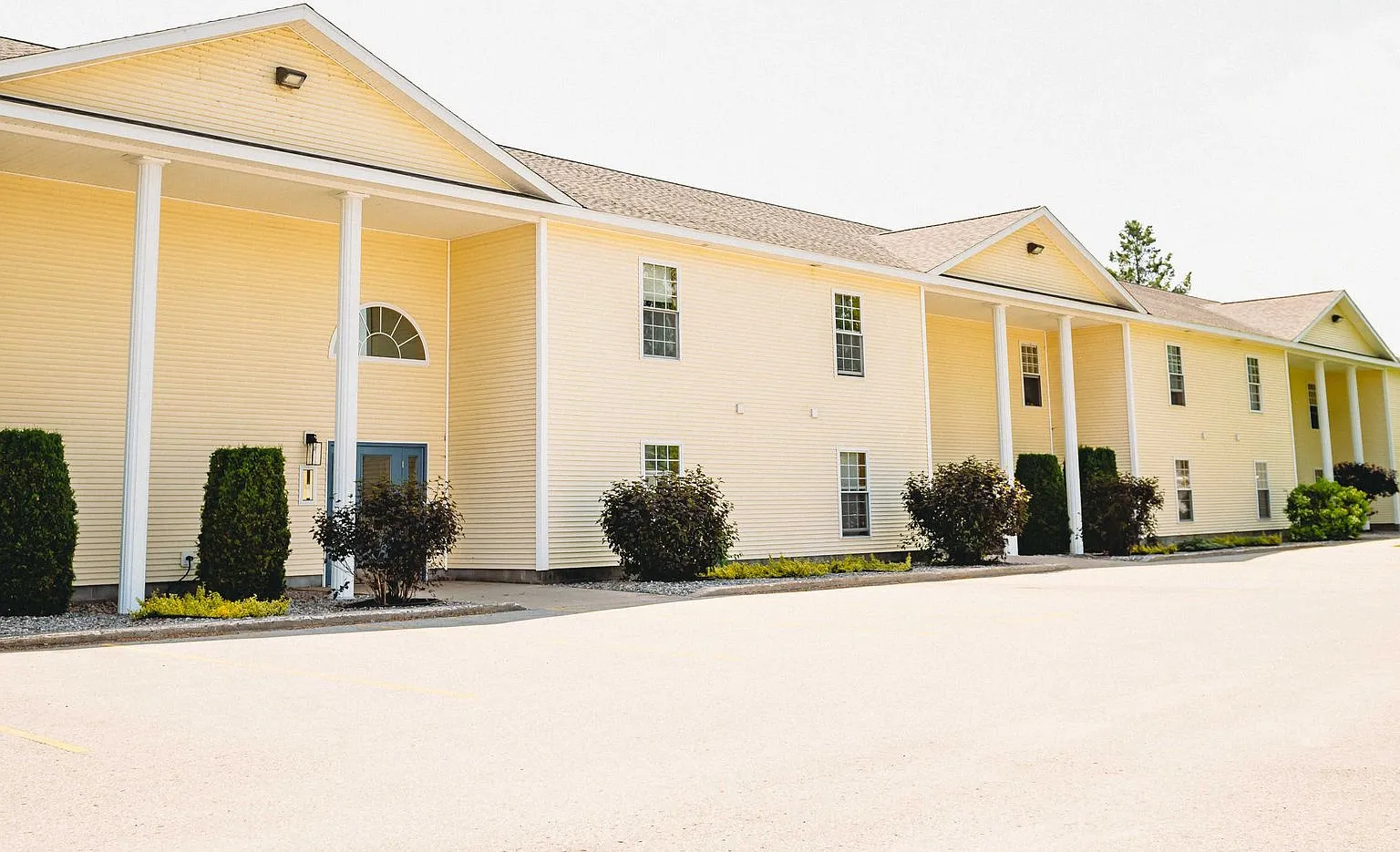 Ashmun Creek Apartments — Photo 3