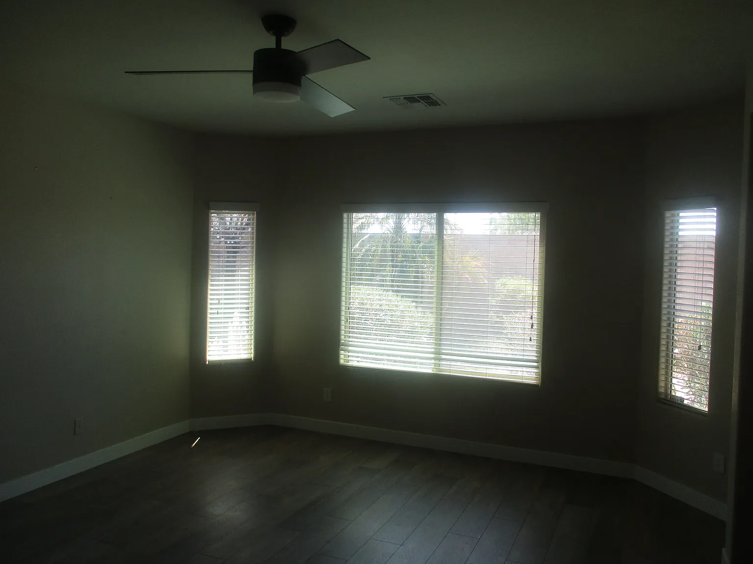 4 bed, 1915 sqft, $2,250 — Photo 4