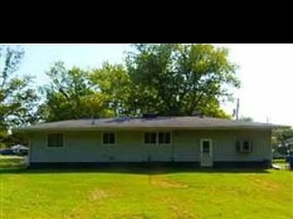 231 Cherry Ln, Washington, IL 61571