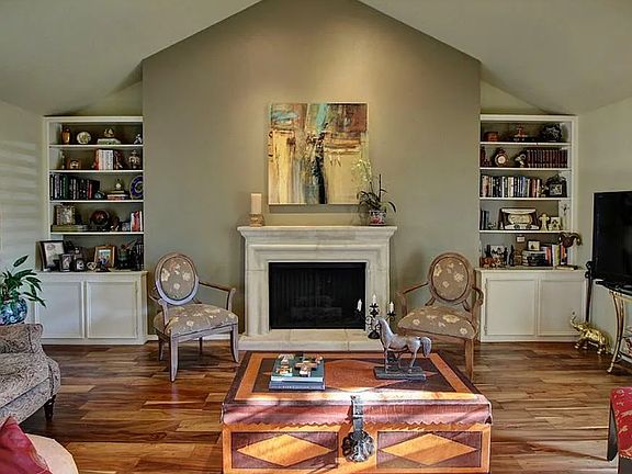 4th image of 153 Smith St #22