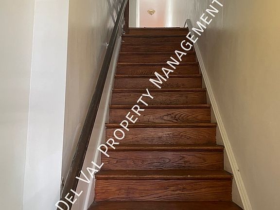 2nd image of 5407 Walnut St Floor 2