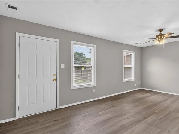 983 S Club House Rd, Virginia Beach, VA 23452