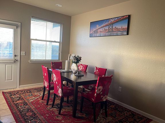4th image of 2880 Donnell Dr Unit 2201