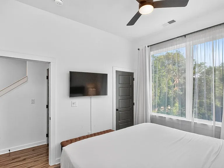 738 Douglas Ave #13 — Photo 38