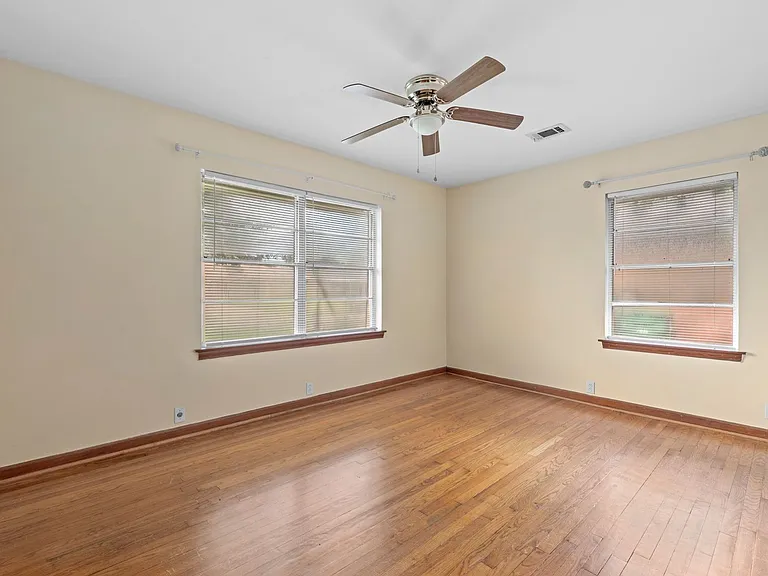 1027 Stonecrest Dr — Photo 19