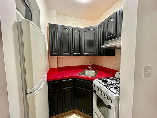 Rented by Ideal Properties Group | media 9