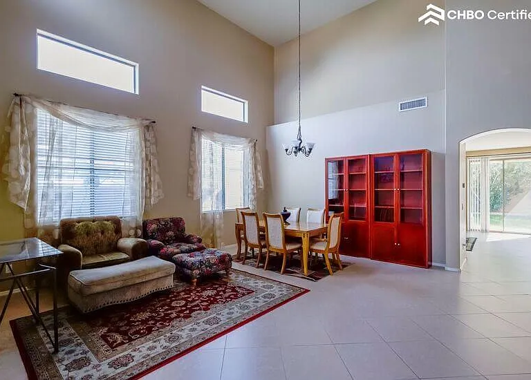 8607 W Brown St — Photo 3