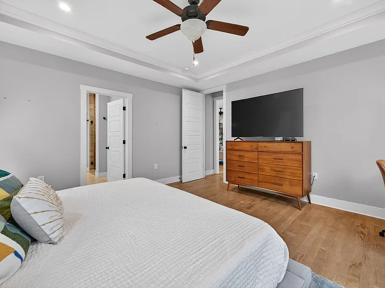 605 W End Cir — Photo 19