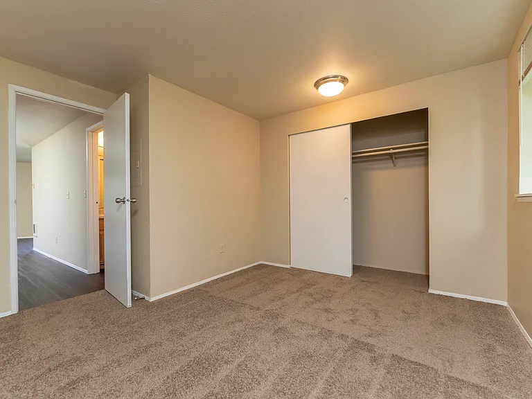 1 Bed 1 Bath Deluxe - 700 Sq Ft 1 Bed 1 Bath Deluxe - 700 Sq Ft