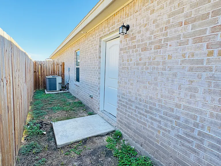 912 W Kohala Ave #2 — Photo 22