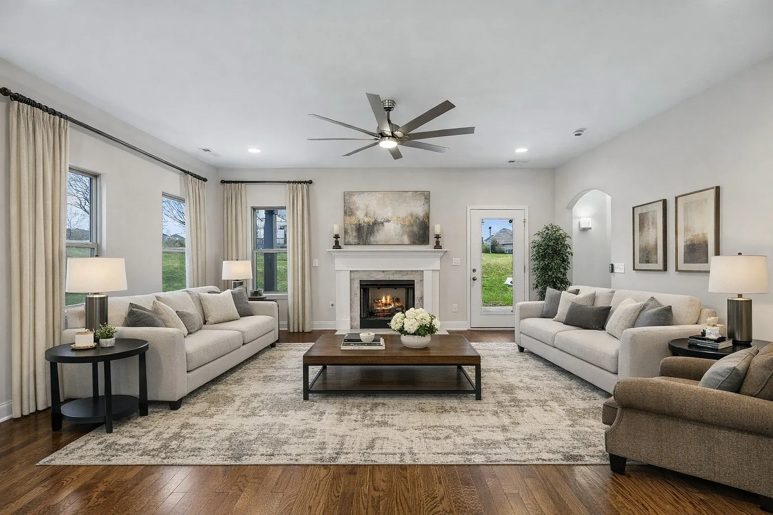 4 bed, 2.5 bath, 3176 sqft, $3,400 — Photo 4