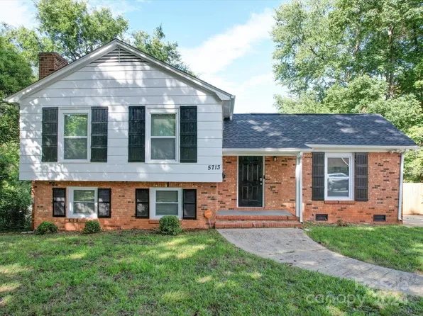 5713 Barrington Dr, Charlotte, NC 28215
