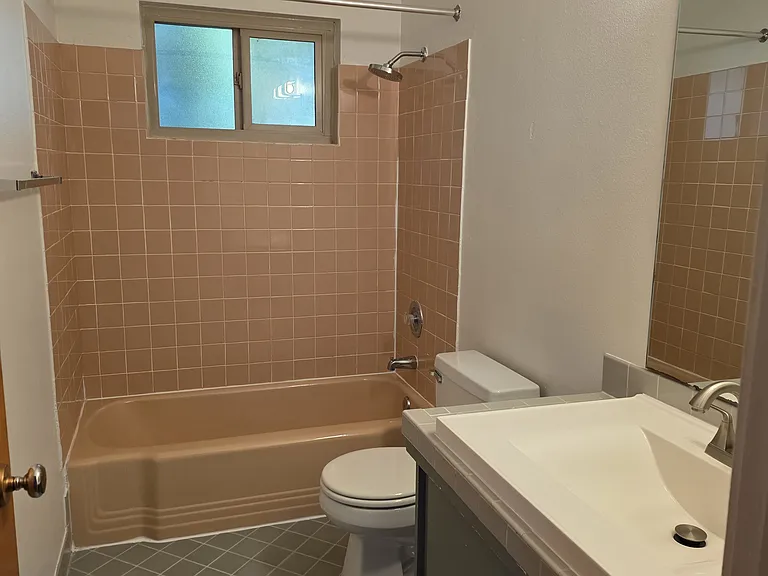 426 14th Ave E #17 — Photo 8