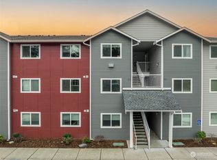 1651 SW Mulberry Pl #E203, Oak Harbor, WA