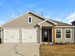 1313 Redpine Dr, Fort Worth, TX 76140