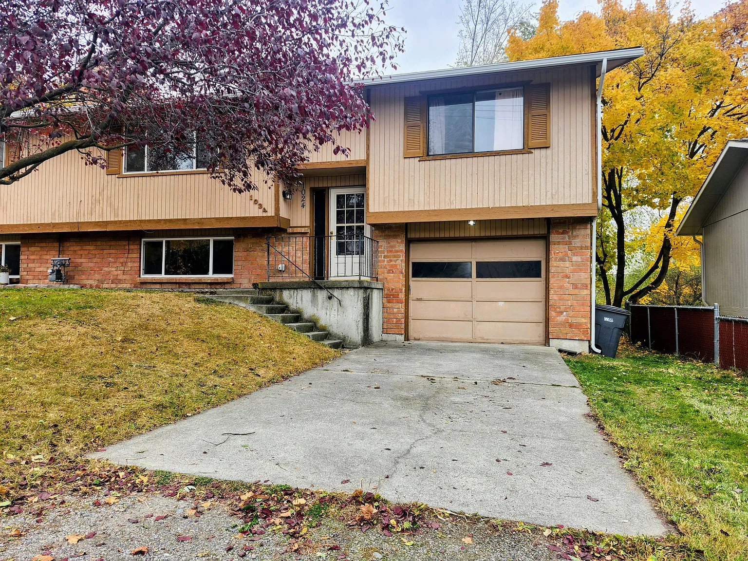 3 bed, 1600 sqft, $1,900 — Photo 1