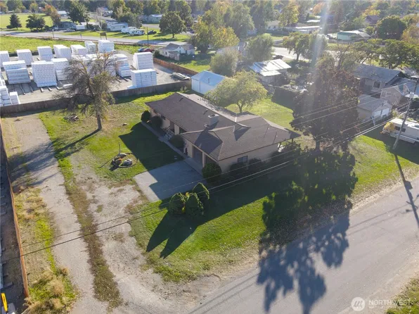 504 9th Avenue, Oroville, WA 98844